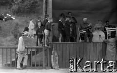 Lata 60., Stary Sącz, Polska.
Potańcówka na estradzie w plenerze.
Fot. Marek Zürn, zbiory Fundacji Ośrodka KARTA