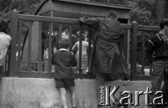 Lata 60., Stary Sącz, Polska.
Potańcówka na estradzie w plenerze.
Fot. Marek Zürn, zbiory Fundacji Ośrodka KARTA