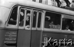 Lata 60., Lublin, Polska.
Trolejbus komunikacji miejskiej.
Fot. Marek Zürn, zbiory Fundacji Ośrodka KARTA