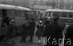 Lata 60., Lublin, Polska.
Dworzec autobusowy.
Fot. Marek Zürn, zbiory Fundacji Ośrodka KARTA