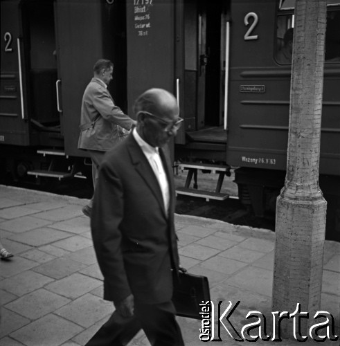 1964, Warszawa, Polska.
Dworzec Gdański.
Fot. Marek Zürn, zbiory Fundacji Ośrodka KARTA