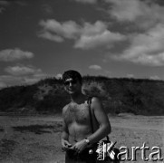 Lata 60., miejsce nieznane, Polska.
Marek Zürn podczas spływu kajakowego.
Fot. Marek Zürn, zbiory Fundacji Ośrodka KARTA