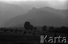 Lata 60., Podhale, Polska.
Krajobraz Podhala.
Fot. Marek Zürn, zbiory Fundacji Ośrodka KARTA