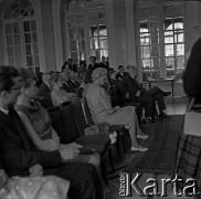 22.06.1966, Warszawa, Polska.
Jubileusz 50-lecia pracy naukowej prof. dr Marii Ossowskiej, n/z profesor Maria Ossowska (w środku).
Fot. Marek Zürn, zbiory Fundacji Ośrodka KARTA