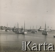 1920-1930, miejsce nieznane.
Statki na morzu.
Fot. NN, kolekcja rodziny Walińskich, zbiory Fundacji Ośrodka KARTA