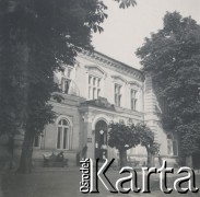 1930-1940, Radom, Polska.
Budynek Zespołu Szkół Odzieżowych.
Fot. NN, kolekcja rodziny Walińskich, zbiory Fundacji Ośrodka KARTA