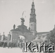 1930-1940, Jasna Góra, Polska.
Pielgrzymka. Sanktuarium Matki Bożej Częstochowskiej.
Fot. NN, kolekcja rodziny Walińskich, zbiory Fundacji Ośrodka KARTA