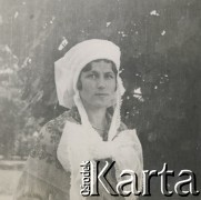 1930-1940, miejsce nieznane, Polska.
Portret kobiety.
Fot. NN, kolekcja rodziny Walińskich, zbiory Fundacji Ośrodka KARTA