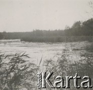 1930-1940, miejsce nieznane, Polska.
Jezioro.
Fot. NN, kolekcja rodziny Walińskich, zbiory Fundacji Ośrodka KARTA