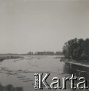 1930-1940, miejsce nieznane, Polska.
Jezioro.
Fot. NN, kolekcja rodziny Walińskich, zbiory Fundacji Ośrodka KARTA