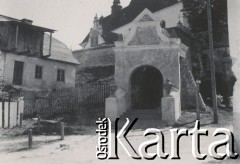 1930-1940, Kazimierz Dolny, Polska.
Klasztor oo. Reformatów. Kościół pw. Zwiastowania Najświętszej Marii Panny.
Fot. NN, kolekcja rodziny Walińskich, zbiory Fundacji Ośrodka KARTA