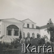 1930-1940, Bartodzieje, Polska.
Dwór.
Fot. NN, kolekcja rodziny Walińskich, zbiory Fundacji Ośrodka KARTA
