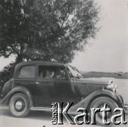 1930-1940, miejsce nieznane, Polska.
Samochód.
Fot. NN, kolekcja rodziny Walińskich, zbiory Fundacji Ośrodka KARTA