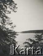 1930-1950, miejsce nieznane, Polska.
Jezioro.
Fot. NN, kolekcja rodziny Walińskich, zbiory Fundacji Ośrodka KARTA