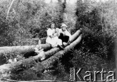 1957, Maslejewo, Krasnojarski Kraj, ZSRR.
Jadwiga Pawlukowska z mężem i synkiem Ryszardem na przymusowej zsyłce po zwolnieniu z łagru.
Fot. NN, zbiory Ośrodka KARTA, udostępniła Jadwiga Pawlukowska [ankieta IR/35619, wspomnienia AW II/2015].
