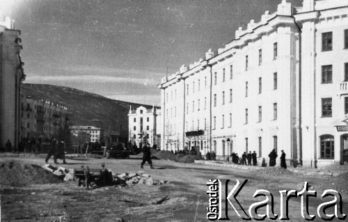 Brak daty, Magadan, Kołyma, Magadańska obł., ZSRR.
Widok jednej z ulic miasta.
Fot. NN, zbiory Ośrodka KARTA, udostępniła Janina Durlik