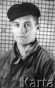 1954, Komi ASRR, ZSRR.
Zygmunt Sworobowicz podczas uwięzienia w łagrze. Podpis na odwrocie: „Na pamiątkę współczuwającej rodaczce Teresce w czasie szarych dni od wzajemnego Zygmunta