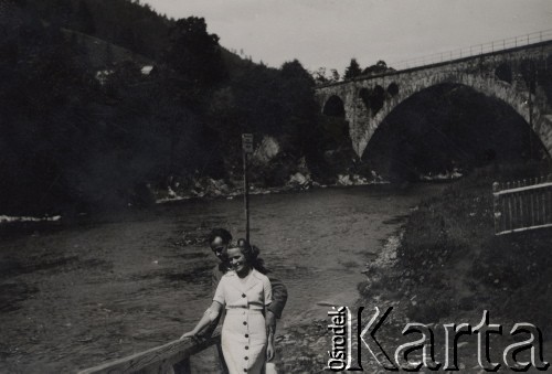 1936, Worochta, powiat Nadwórna, woj. Stanisławów, Polska
Most i wiadukt na rzece Prut.
Fot. NN, zbiory Ośrodka KARTA, kolekcę Tadeusza Ignatowicza udostępniła Maria Różańska.

