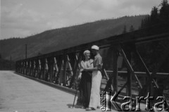 Przed 1939, Worochta, powiat Nadwórna, woj. Stanisławów, Polska
Wiadukt nad torami kolejowymi.
Fot. NN, zbiory Ośrodka KARTA, kolekcę Tadeusza Ignatowicza udostępniła Maria Różańska.

