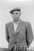 8.10.1955, Dżezkazgan, Karagandyjska obł., Kazachstan, ZSRR.
Stanisław Sienkiewicz z Wilna po zwolnieniu z łagru, w którym przebywał skazany za szpiegostwo.
Fot. NN, zbiory Ośrodka KARTA, udostępnił Eugeniusz Nadziejko.
