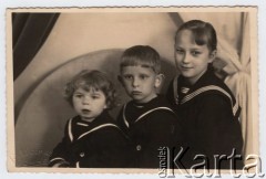 Wrzesień 1939, Równe, Wołyń, Polska
Alicja Godowska (12 lat), Bolesław Godowski (7 lat), Zdzisław Godowski (3 lata).
Fot. NN, zbiory Ośrodka KARTA, udostępniła Alicja Dymecka