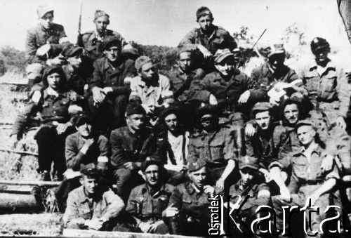 Lata 40-te, Wileńszczyzna, Litwa.
Drużyna harcerska Czarnej Trzynastki przy III kompanii 