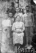 13.08.1941, Szyczenga, Wołogodzka obł., ZSRR.
Rodzina Hnatkowskich na zesłaniu. Od lewej: Wacław, Władysław, Gabriela, Adam, Emil
Fot. NN, zbiory Ośrodka KARTA, udostępnił Adam Hnatkowski