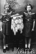 1943, Zagorsk, Moskiewska obł., ZSRR.
Od lewej: Kazimiera Janina Weniberg (Sergent) Cottam, Maria Dziuro podczas pobytu w domu dziecka.
Fot. NN, zbiory Ośrodka KARTA, udostępniła Kazimiera Cottam