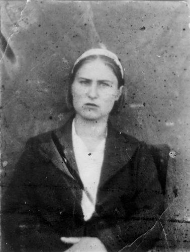 1942-1943, Gardiejewo, Ałtajski Kraj, ZSRR.
Zofia Sieniatecka na zesłaniu w Ałtajskim Kraju.
Fot. NN, zbiory Ośrodka KARTA, udostępnił Edward Sieniatecki.