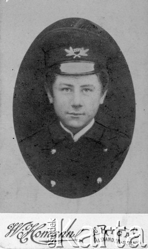 Przed 1914, Ryga, Łotwa, Rosja
Olgierd Ciemnołoński, gimnazjalista.
Fot. W. Hommanl, zbiory Ośrodka KARTA, udostępniła Dorota Cywińska.
 
