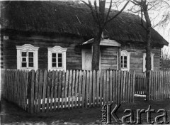 Ok. 1930, Widzibór, pow. Stolin, Poleskie woj., Polska
Dworek Juliana Płotnickiego.
Fot. NN, zbiory Ośrodka KARTA, udostępniła Helena Płotnicka.

