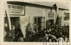 9.12.1934, Biłka Królewska, woj. lwowskie, Polska.
Uroczystość otwarcia Domu Ludowego i nadania mu imienia rotmistrza Wojska Polskiego Romana Stroynowskiego, prezesa Małopolskiego Towarzystwa Rolniczego (zmarł 5 kwietnia 1934 r.).
Fot. NN, zbiory Ośrodka KARTA