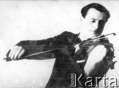 1948, Magadan, Magadańska obł., ZSRR.
Reprodukcja zdjęcia ofiarowanego Janowi Mudrykowi przez profesora Zigari z Włoch, profesora konserwatorium muzycznego, będącego wraz z nim w obozie pracy w Magadanie. 
Fot. NN, zbiory Ośrodka KARTA, udostępnił Jan Wiślicki