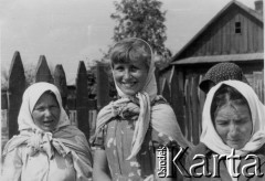 Lato 1941, Białoruś, ZSRR.
Wiejskie kobiety. 
Fot. z albumu gen. Hellmutha Bienecka, przekazał Piotr Kleeberg, zbiory Fundacji Ośrodka KARTA