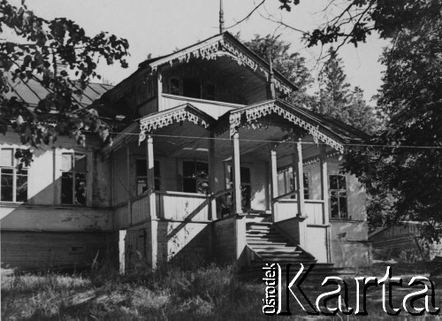 1941, Smoleńsk, ZSRR.
Kwatery lotników niemieckich w lasach koło Smoleńska. 
Fot. z albumu gen. Hellmutha Bienecka, przekazał Piotr Kleeberg, zbiory Fundacji Ośrodka KARTA