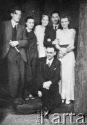 1941, Bukareszt, Rumunia.
Aktorzy po przedstawieniu.
Fot. NN, zbiory Ośrodka KARTA, udostępniła Barbara Kotarska.

