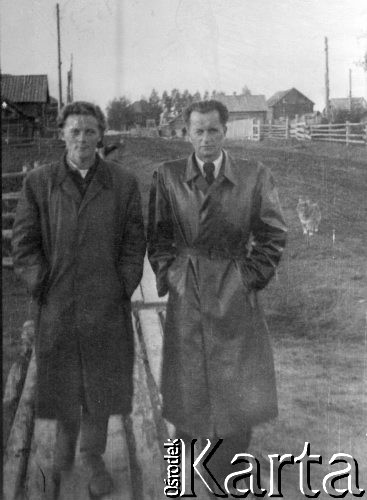 1953, Kargasok, Tomska obł., ZSRR.
Witold Wimbor (deportowany w 1951 roku z Kowna do ZSRR), na zdjęciu z rektorem Akademii Rolniczej.
Fot. Kazimierz Wimbor, zbiory Ośrodka KARTA, udostępnił Wanda Wimbor