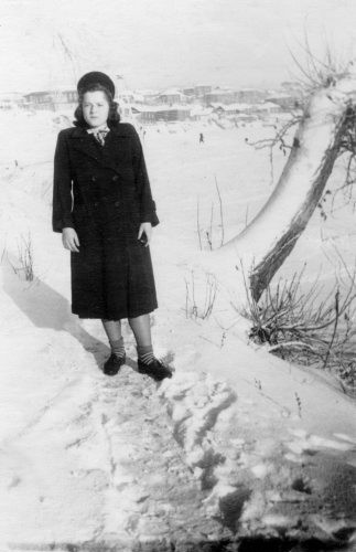 1954, Tomsk, Tomska obł., ZSRR.
Wanda Wimbor na zesłaniu.
Fot. Kazimierz Wimbor, zbiory Ośrodka KARTA, udostępniła Wanda Wimbor.