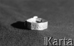 Brak daty, Jegolsk-Borowicze, Nowgorodzka obł., ZSRR.
Przedmioty wykonane przez więźniów obozu.
Fot. NN, zbiory Ośrodka KARTA.
