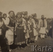 16.09.1934, Horodenka, woj. Stanisławów, Polska.
Uroczyste obchody Dnia Rolnika.
Fot. NN, zbiory Ośrodka KARTA, kolekcję Edwarda Skrzyńskiego udostępniła Izabella Srzednicka.
 
