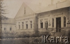 1934, Horodenka, woj. Stanisławów, Polska.
Siedziba Wydziału Powiatowego.
Fot. NN, zbiory Ośrodka KARTA, kolekcję Edwarda Skrzyńskiego udostępniła Izabella Srzednicka.