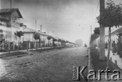 1935, Horodenka, woj. Stanisławów, Polska.
Ulica Legionów po przebudowie.
Fot. NN, zbiory Ośrodka KARTA, kolekcję Edwarda Skrzyńskiego udostępniła Izabella Srzednicka
