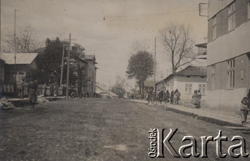 1935, Horodenka, woj. Stanisławów, Polska.
Ulica Batorego przed przebudową.
Fot. NN, zbiory Ośrodka KARTA, kolekcję Edwarda Skrzyńskiego udostępniła Izabella Srzednicka