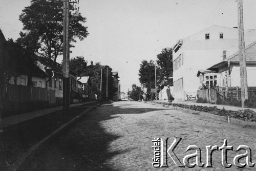 1935, Horodenka, woj. Stanisławów, Polska.
Ulica Batorego w trakcie przebudowy.
Fot. NN, zbiory Ośrodka KARTA, kolekcję Edwarda Skrzyńskiego udostępniła Izabella Srzednicka