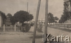 1933, Horodenka, woj. Stanisławów, Polska.
Ulica Sobieskiego po przebudowie.
Fot. NN, zbiory Ośrodka KARTA, kolekcję Edwarda Skrzyńskiego udostępniła Izabella Srzednicka