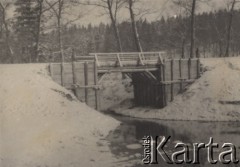 1933, Horodenka, woj. Stanisławów, Polska.
Odbudowany most na drodze gminnej.
Fot. NN, zbiory Ośrodka KARTA, kolekcję Edwarda Skrzyńskiego udostępniła Izabella Srzednicka