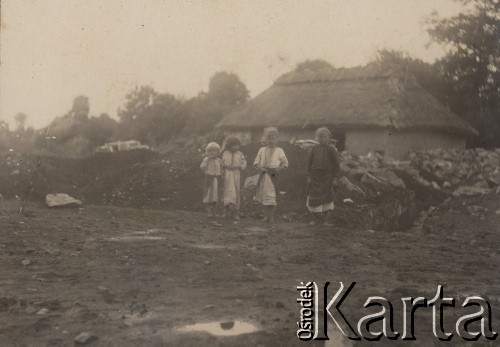 1934, Korniów, powiat Horodenka, woj. Stanisławów, Polska.
Plac pod budowę szkoły powszechnej.
Fot. NN, zbiory Ośrodka KARTA, kolekcję Edwarda Skrzyńskiego udostępniła Izabella Srzednicka