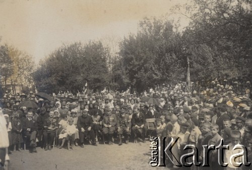 3.05.1935, Horodenka, woj. Stanisławów, Polska.
Uroczystości z okazji 3-go Maja, poranek na boisku 