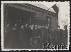 Lata 30-te, Bereżce, powiat Krzemieniec, Wołyń, Polska.
Zakończenie konkursów rolniczych, wręczenie wieńców.
Fot. NN, zbiory Ośrodka KARTA, kolekcję Edwarda Skrzyńskiego udostępniła Izabella Srzednicka.
   

