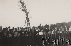 27.09.1938, Uhorsk, Wołyń, Polska.
Zakończenie konkursów rolniczych, wystawa płodów rolnych.
Fot. NN, zbiory Ośrodka KARTA, kolekcję Edwarda Skrzyńskiego udostępniła Izabella Srzednicka.
 
